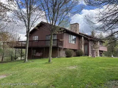 4935 Sr 3001, Meshoppen, PA 18630