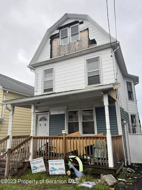 30 Moyallen St, Wilkes-barre, PA 18702