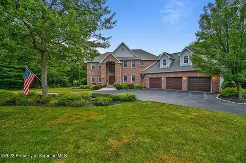15 Chelsea Ct, Covington Twp, PA 18424