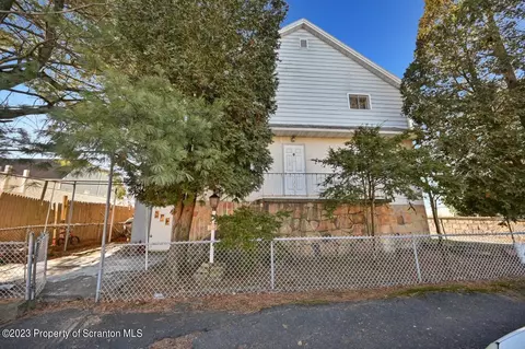 1313 Pettibone St, Scranton, PA 18504