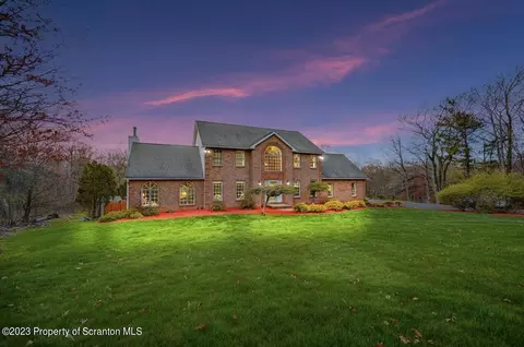 950 Forest Rd, Jefferson Twp, PA 18436