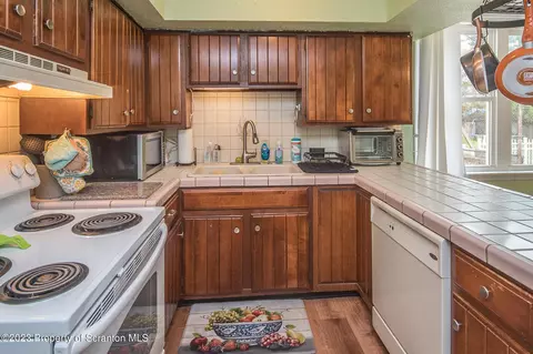 126 Forge St, Old Forge, PA 18518 photo 8