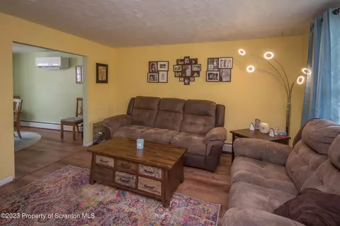 126 Forge St, Old Forge, PA 18518 photo 4