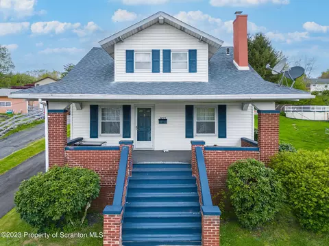922 S Valley Ave, Olyphant, PA 18447