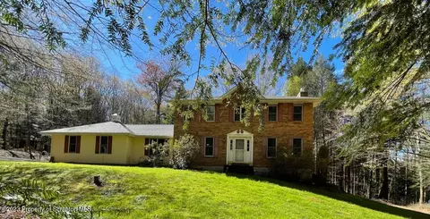335 Foster Dr, Union Dale, PA 18470