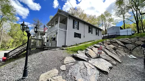 75 Prospect St, Simpson, PA 18407