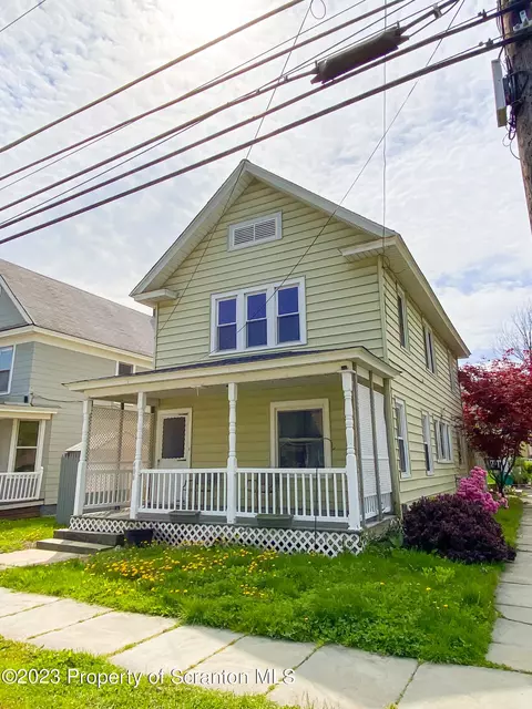 404 River St, Hawley, PA 18428