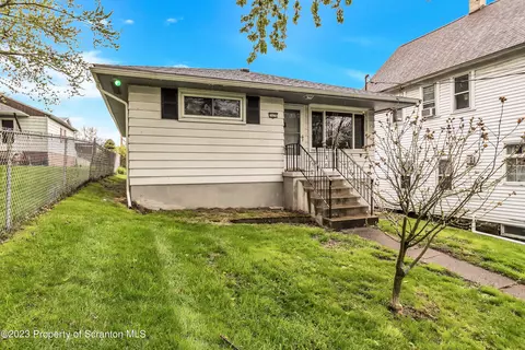 1426 Crown Ave, Scranton, PA 18505