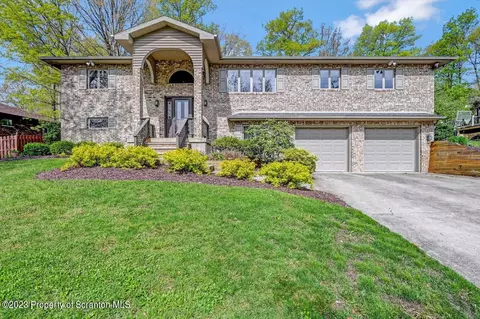 11 Ridge View Dr, Scranton, PA 18504