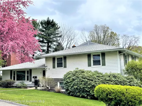 32 Ridge St, Montrose, PA 18801