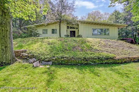 76 Elmhurst Blvd, Scranton, PA 18505