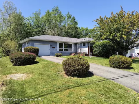 14 John St, Simpson, PA 18407