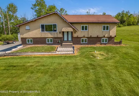 55 Mundro Rd, Scott Twp, PA 18447