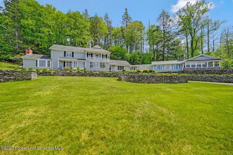 514 Gravel Pond Rd, Clarks Summit, PA 18411