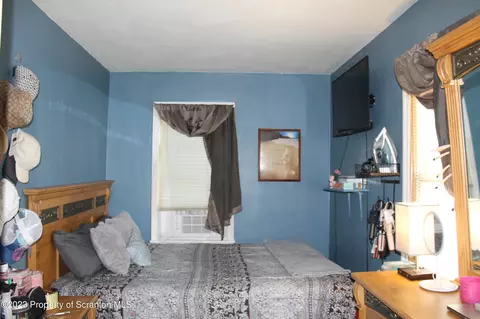 409 Bluff St, Old Forge, PA 18518 photo 14