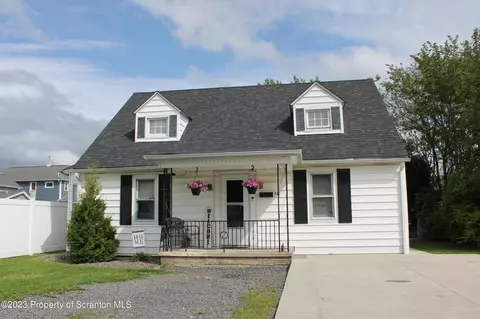 409 Bluff St, Old Forge, PA 18518