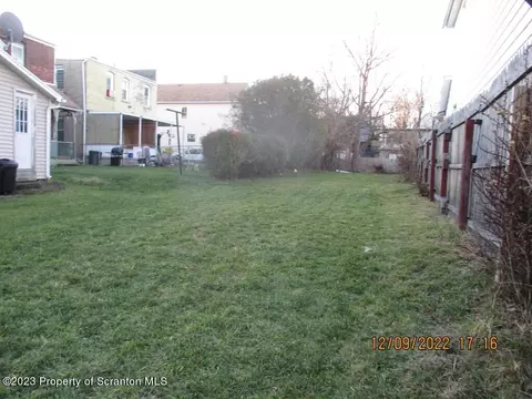 37 Murray St, Wilkes-barre, PA 18702