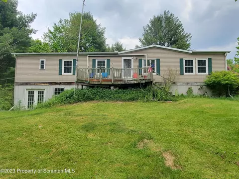 201 Reagan Rd, Brackney, PA 18812