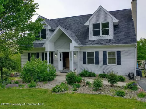 188 Spedding Farm Rd, Greenfield Township, PA 18407