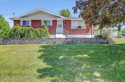 908 Hudson St, Mayfield, PA 18433