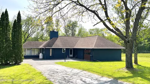 280 Hickory Ridge Rd, Greenfield Township, PA 18407