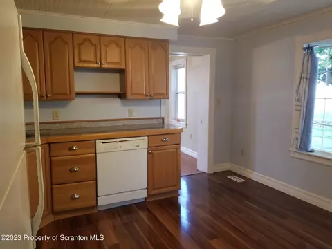 530 W Grace St, Old Forge, PA 18518 photo 11