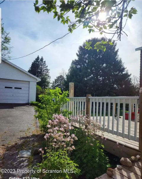 530 W Grace St, Old Forge, PA 18518 photo 4