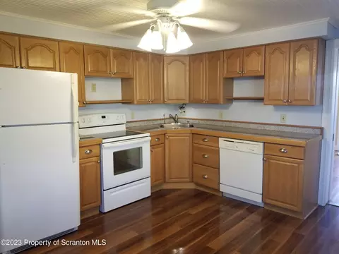 530 W Grace St, Old Forge, PA 18518 photo 10