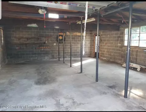 530 W Grace St, Old Forge, PA 18518 photo 6