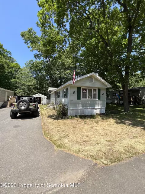 504 5th St Moosic Hts, Avoca, PA 18641