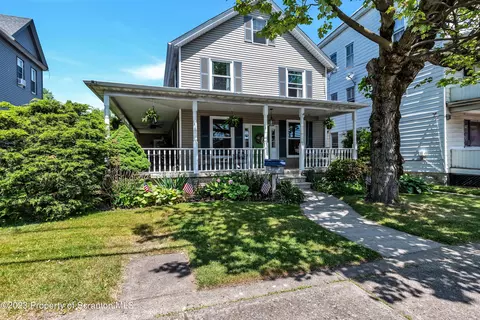 410 S Main St, Taylor, PA 18517