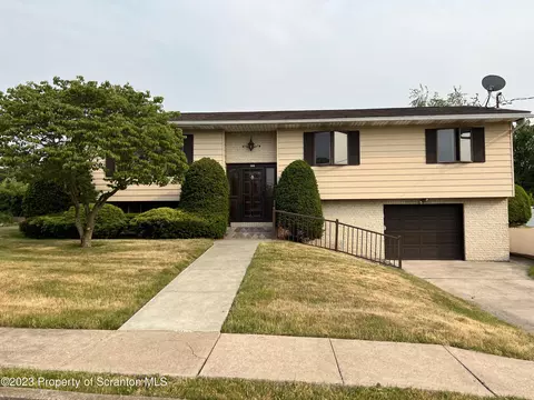 4307 Lawrence Ave, Moosic, PA 18507