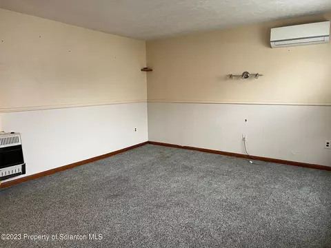 714 Beech St, Old Forge, PA 18518 photo 6