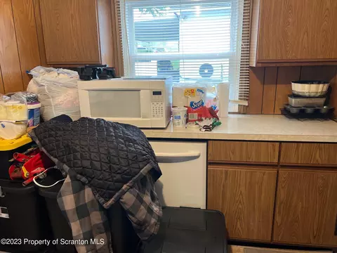 714 Beech St, Old Forge, PA 18518 photo 2