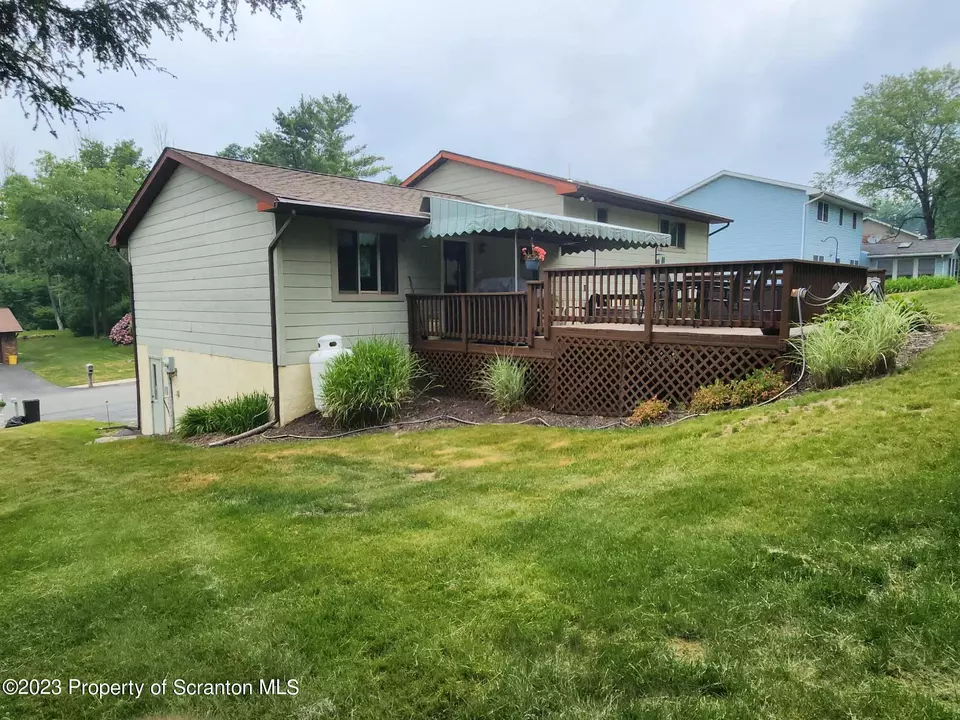  108 Echo Dr, South Abington, PA 18411 photo 32