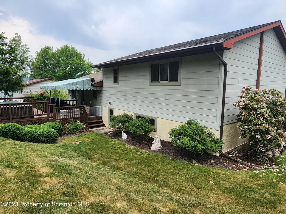  108 Echo Dr, South Abington, PA 18411 photo 33