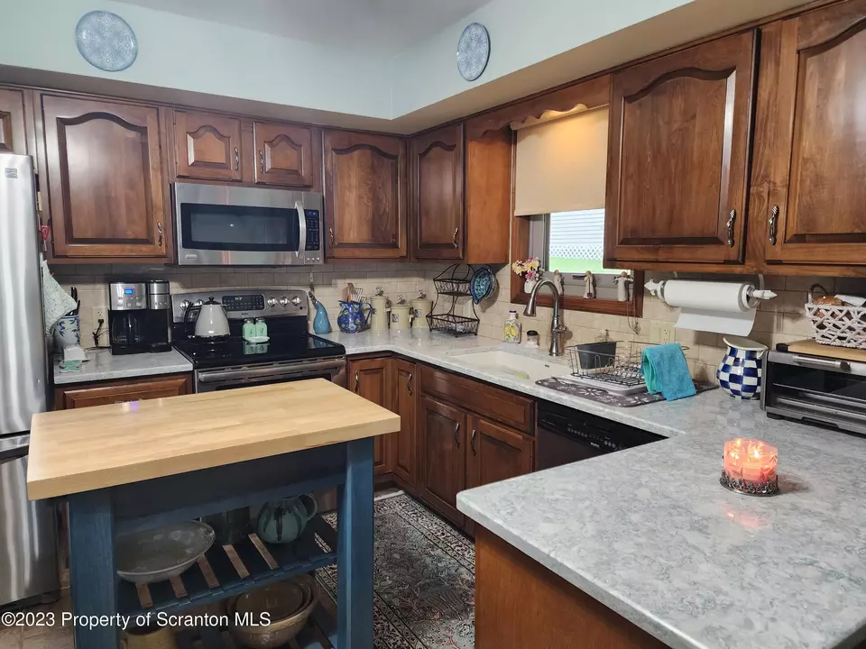  108 Echo Dr, South Abington, PA 18411 photo 11