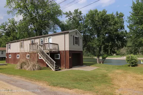 381 Gravel Pit Ln, Tunkhannock, PA 18657
