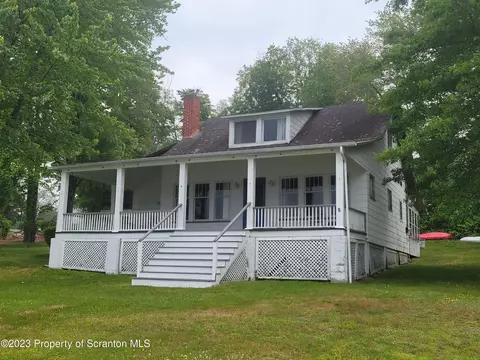 337 Windward Ln, Lake Winola, PA 18625