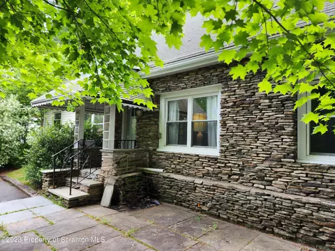414 Knapp Rd, Clarks Summit, PA 18411