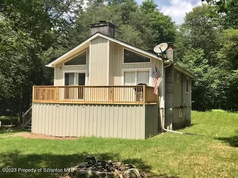 1068 Apache Trl, Gouldsboro, PA 18424