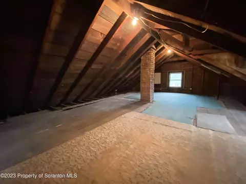 621 E Drinker St, Dunmore, PA 18512 photo 25