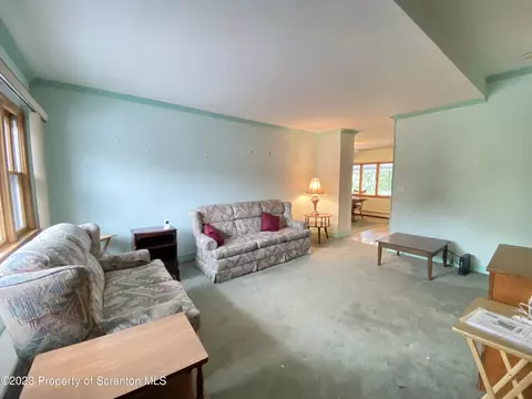 621 E Drinker St, Dunmore, PA 18512 photo 10