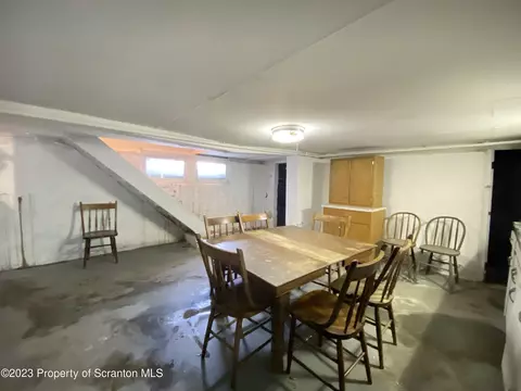 621 E Drinker St, Dunmore, PA 18512 photo 27