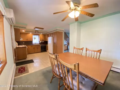 621 E Drinker St, Dunmore, PA 18512 photo 7