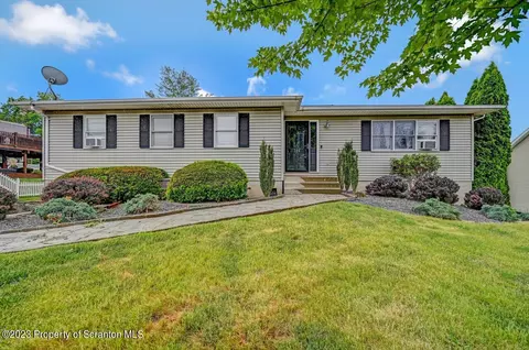 208 Simrell Rd, Clarks Summit, PA 18411