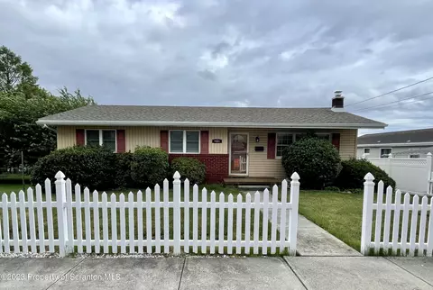 901 Phillips St, Taylor, PA 18517