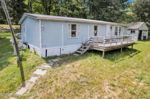 11715 Forest Lake Rd, Montrose, PA 18801
