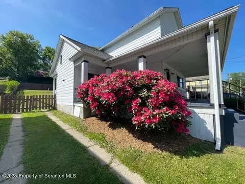145 Gorham Ave, Mayfield, PA 18433 photo 5
