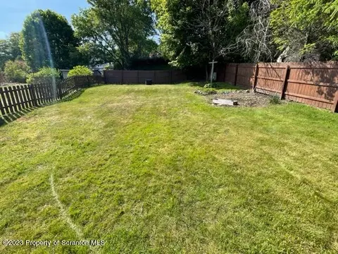 145 Gorham Ave, Mayfield, PA 18433 photo 7